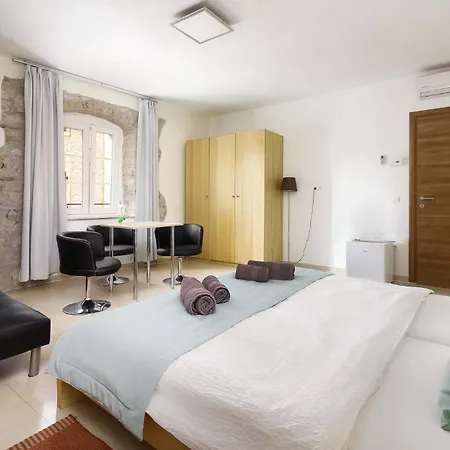 Perlina - For Two People Vrsar